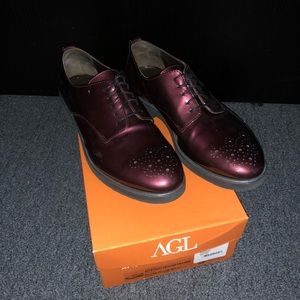 AGL Parker Oxfords in Plum Sz. 9